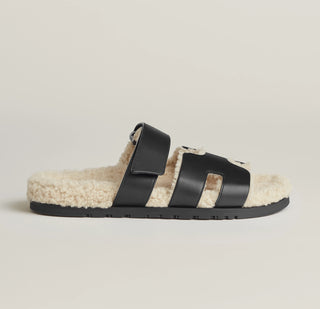 HERMES CHYPRE SANDAL ‘BLACK LEATHER SHEARLING’