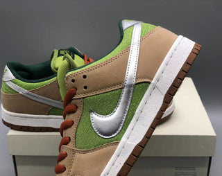 SB DUNK LOW ‘ESCARGOT’